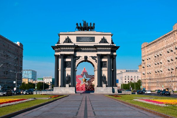 Découverte des Trésors Culturels des Montagnes Françaises : Explorez Monuments et Sites Historiques